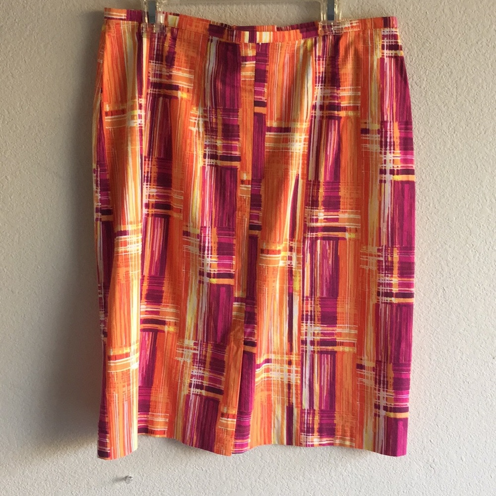 Skirt - Picture 2 of 2